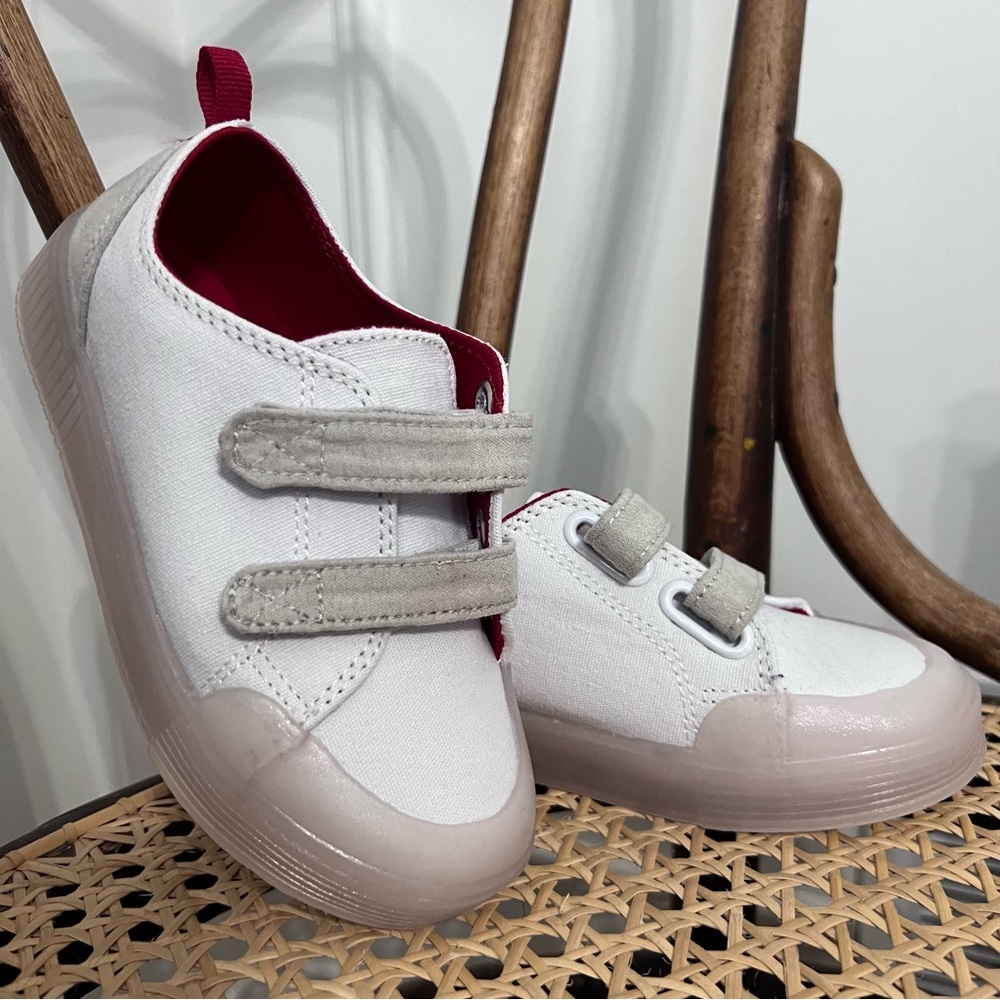 Never Worn Toddler White Canvas Sneaker Shoes 10M